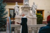 Odhalení sousoší Nejsvětější Trojice